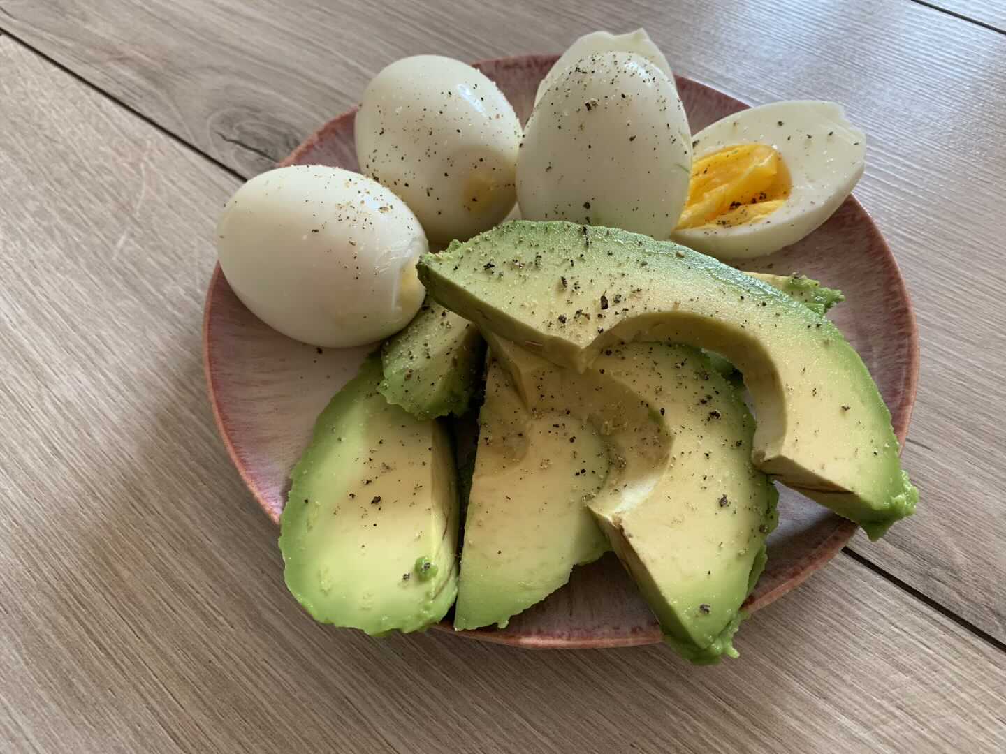 Avocado mit Ei