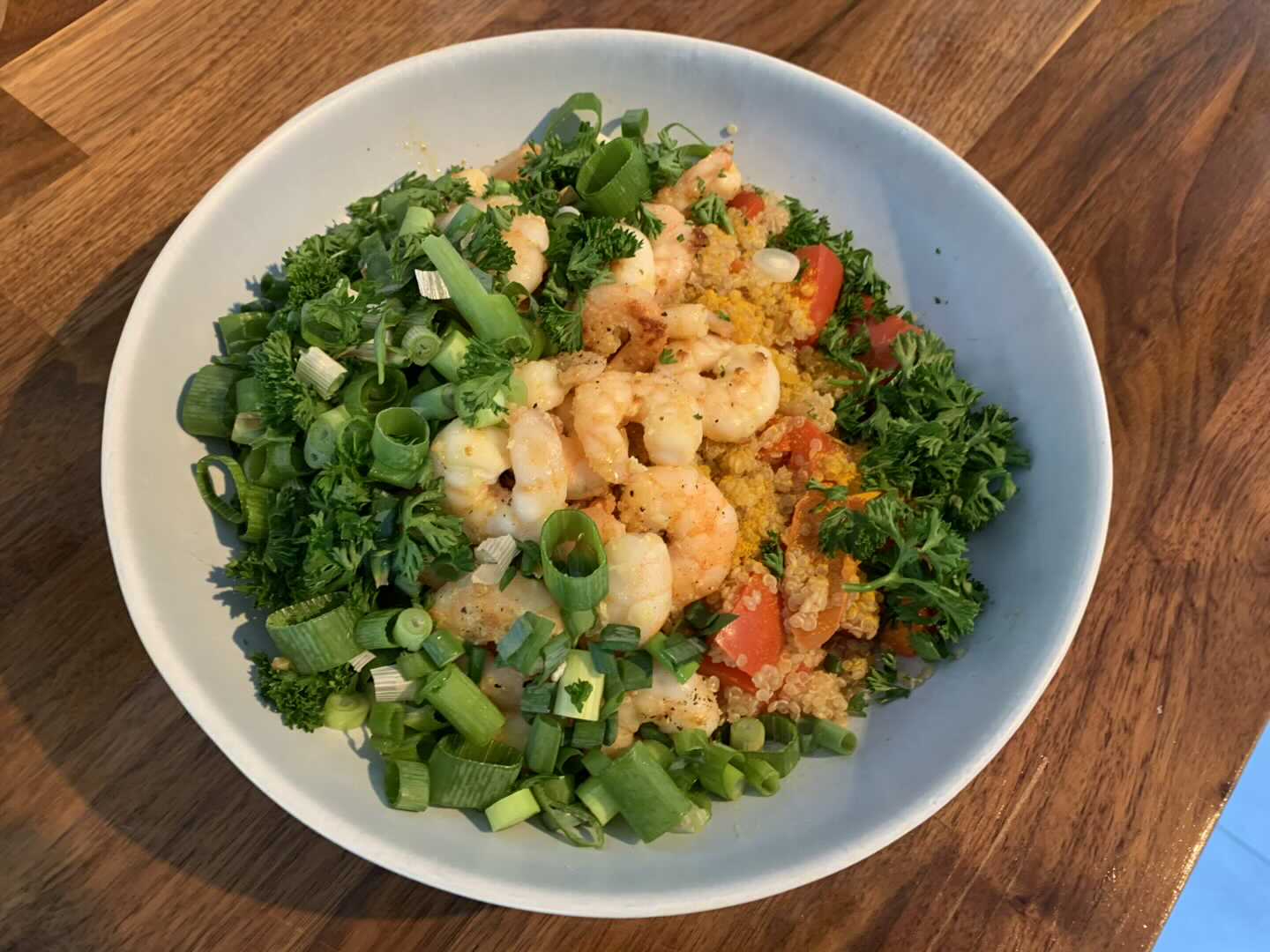 Quinoa Salat mit Garnelen