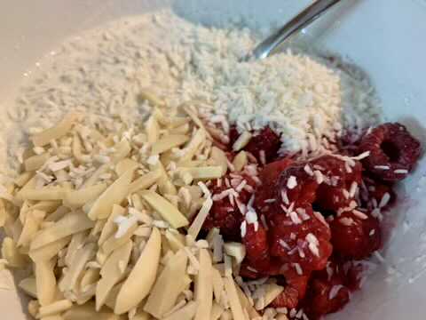 Chia Müsli mit Mandeln
